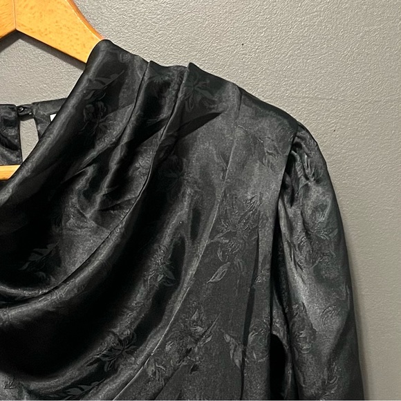 Vintage Liz Thomas cowl neck keyhole button back floral blouse L - Picture 5 of 10